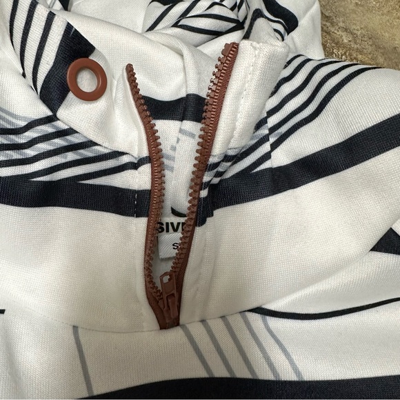 Exclusive❤️Wanakome Pullover Zipper Hoodie Size S EUC - Picture 3 of 9